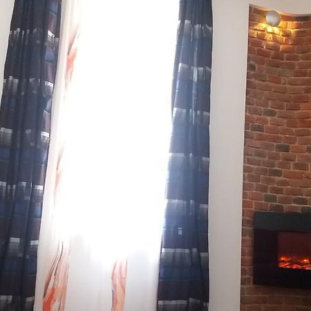 Apartment With Fireplace Lviv Exterior foto